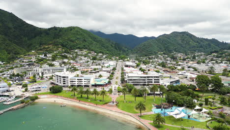 Tropical-Picton-town-in-Marlborough,-New-Zealand
