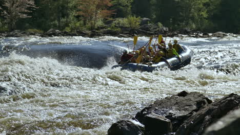White-water-rafting-on-the-ottawa-river-during-peak-tourism-season-summertime