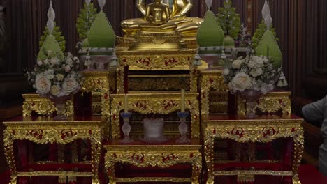 Santuario-De-Buda-En-Wat-Paknam-Bhasicharoen-Bangkok,-Tailandia
