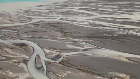 Tendrils-formed-by-watercourses-at-glacial-meltwater-river-delta-system