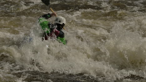 Remar-Rafting-En-Aguas-Bravas-Deportes-Extremos-En-Kayak