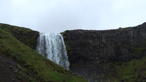 Beautiful-Svodufoss-Waterfall-in-Iceland,-4K