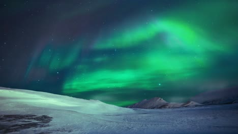 Scenic-landscape-of-northern-lights-with-an-aurora-borealis-during-winter-night,-seamless-loop-animation-background