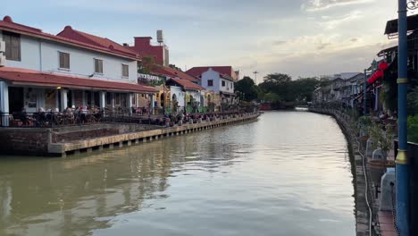 Beautiful-serene-view-of-a-famous-tourist-spot,-UNESCO-World-Heritage-site,-Malacca-River-in-Malaysia