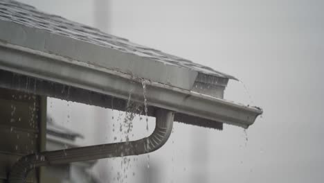 Roof-Gutters-Overflowing-During-a-Heavy-Rain-Storm