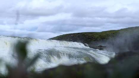 Wunderschöner-Gulfoss-Wasserfall-In-Der-Schlucht-Des-Flusses-Hvitá-In-Island,-4k