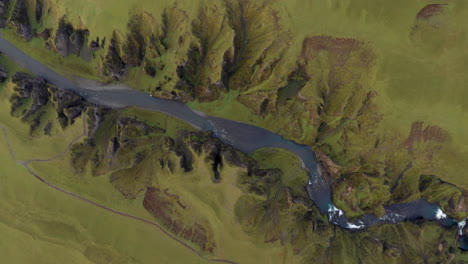 Luftaufnahme:-Ansteigende-Draufsicht-Auf-Die-Fjadrargljufur-Schlucht-In-Island