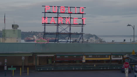 Public-Market-Sign-at-Pike-Place-Market-in-Seattle,-Washington-in-the-early-morning