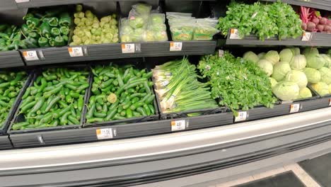 Fresh-produce-in-a-refrigerated-display-at-an-American-supermarket