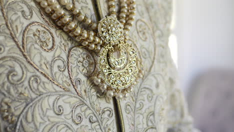 Indian-Ceremonial-Decorative-Hindu-Neckwear-Pendant,-SLOW-MOTION