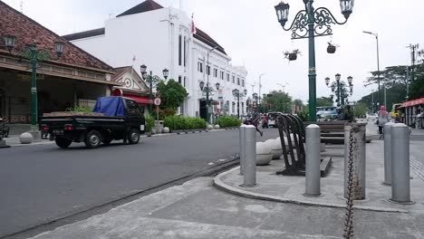 Zero-kilometer-point-in-the-city-of-Yogyakarta-is-a-point-that-becomes-a-benchmark-for-determining-distances-between-areas-in-Yogyakarta-or-other-cities-outside-Yogyakarta