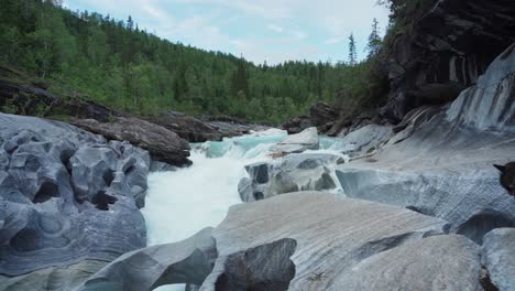 Glomaga-River-Near-The-Marmorslottet-In-Rana,-Nordland,-Norway