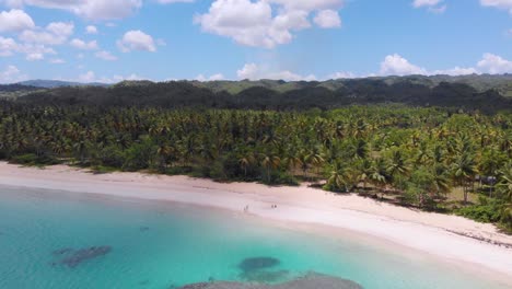 Aerial-shot-of-deserted-caribbean-beach-at-Samaná,-Domenican-Republic