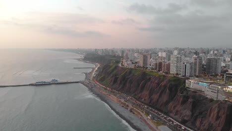 Luftaufnahme-Der-Skyline-Von-Lima,-Peru