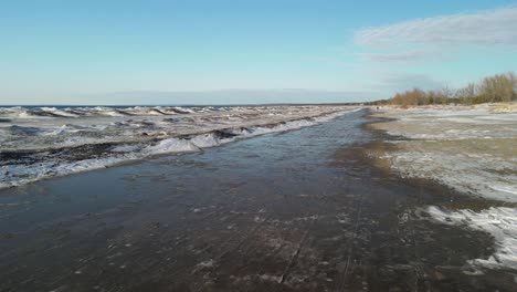 Wasaga-Beach-during-the-Winter-in-the-afternoon-with-frozen-waves