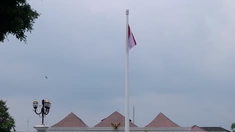 Indonesische-Flagge-Im-Präsidentenpalast-Von-Yogyakarta