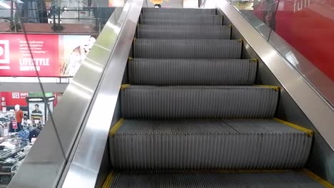 escalator-is-an-important-equipment-that-can-make-people-more-easy-to-moving-up-and-down-during-shopping-at-shopping-mall