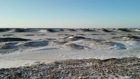 Wasaga-Beach-during-the-Winter-in-the-afternoon-with-frozen-waves