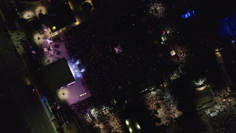 Kanada-Tag-Große-Menschenmenge-Bei-Celebration-Square-Mississauga-Party