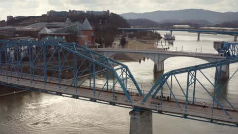 Reveal-Tennessee-Aquarium-past-the-Chattanooga-walking-bridge
