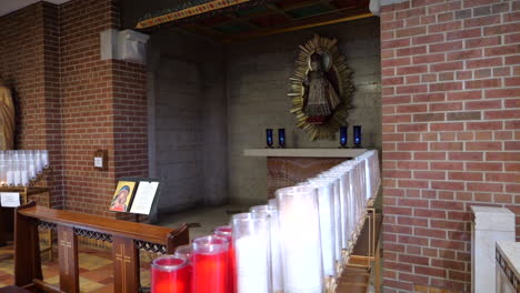 Interior-Details-of-Divine-Infant-Jesus-Catholic-Church-in-Westchester,-Illinois-USA