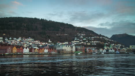 Beautiful-day-to-night-timelapse-from-the-famous-Unesco-World-Heritage-site-Bryggen-in-Bergen,-Norway