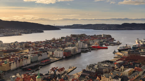 Timelapse-of-the-harbor-in-Bergen,-Norway
