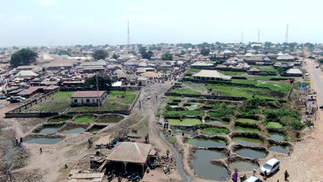 Farms-in-Ibi-Town,-Nigeria---terrace-farming-and-village-life-in-Africa