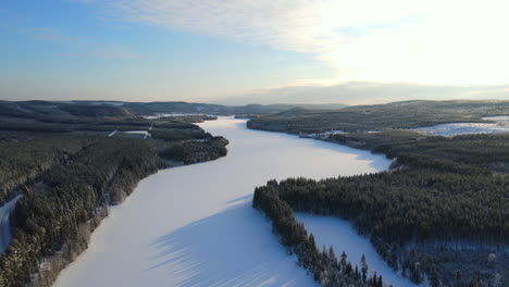 Frozen-winter-river-in-northern-Sweden