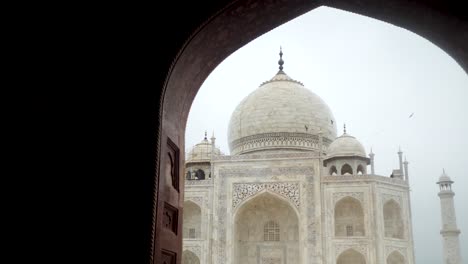 Tah-Mahal-seen-trough-a-pointed-arch