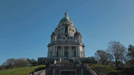 Ashton-Memorial-monument-in-Williamson-Park-Lancaster-UK-slow-approach-from-front-at-stairs-level
