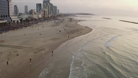 Strand-Von-Tel-Aviv---Bei-Sonnenuntergang