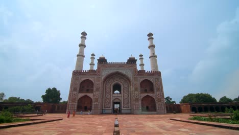 Akbar-Tomb-shot-with-wide-lens