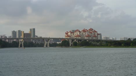 Pintoresca-Vista-Panorámica-Del-Horizonte-Del-Puente-Benjamin-Sheares-En-Singapur