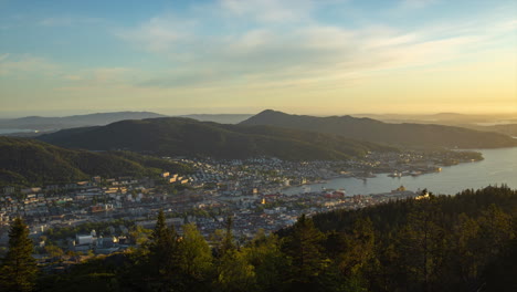 Afternoon-view-of-the-city-of-Bergen,-Norway,-from-a-viewpoint-up-in-the-mountains