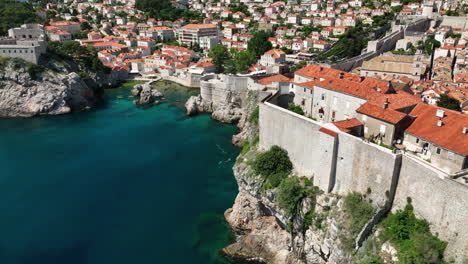 Aerial-views-over-the-Old-Town-of-Dubrovnik,-Croatia