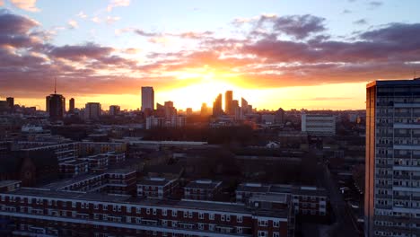 Wunderschöner-Sonnenuntergang-über-Der-Skyline-Von-London