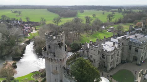 Warwick-Castle-turret-and-ramparts-Warwickshire-UK-Drone,-Aerial