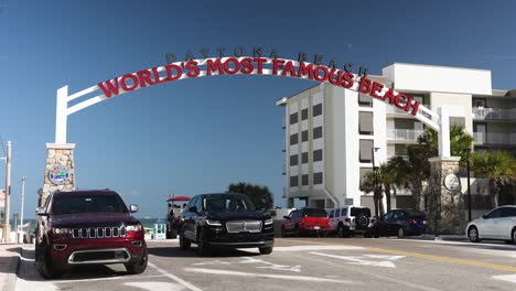 Cars-parking-at-Daytona-beach-Florida