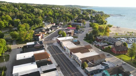 Quiet-and-calm-town-of-Suttons-Bay,-aerial-drone-view