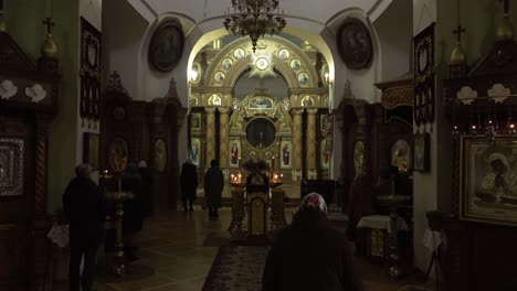 Worshipers-gather-inside-St-Catherines-Cathedral-in-Kherson-city-centre-for-religious-services-on-Forgiven-Sunday