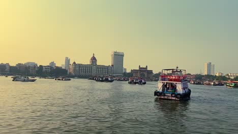 Eine-Aufnahme-Der-Wunderschönen-Stadt-Mumbai-Mit-Blick-Auf-Das-Arabische-Meer