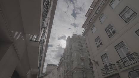 Zufällige-Aufnahme-Einer-Leeren-Straße-In-Lissabon,-Portugal