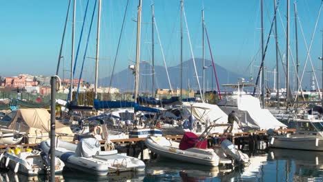 Marina-in-gulf-of-Naples-with-the-ships-and-Mount-Vesuvius-in-the-background