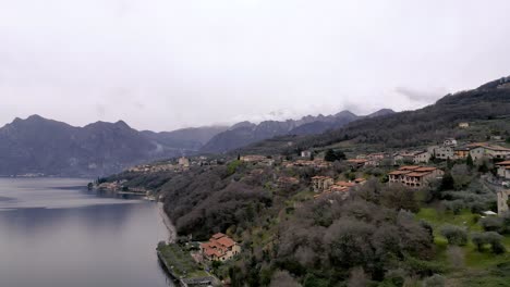 Stadt-Siviano-Auf-Der-Insel-Monte-Isola-Im-Iseosee-In-Italien