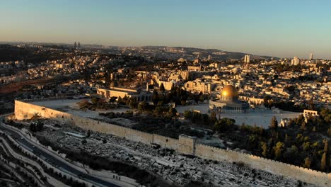 Sonnenaufgang-über-Jerusalem,-Israel,-Drohnenantenne,-4K-Aufnahmen,-Geschichte-Der-Bibel