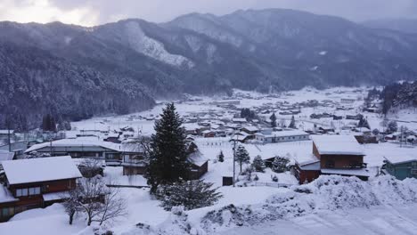 Schneebedeckte-Landschaft-In-Den-Hida-Bergen-In-Gifu,-Japan