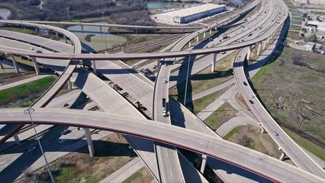 View-of-the-freeway:-Traffic-on-the-highway,-cars-go-at-high-speed