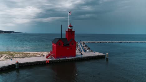 Drohnenleuchtturm-Lake-Michigan-Sturm-Weht-In-Holland-Großer-Roter-Leuchtturm