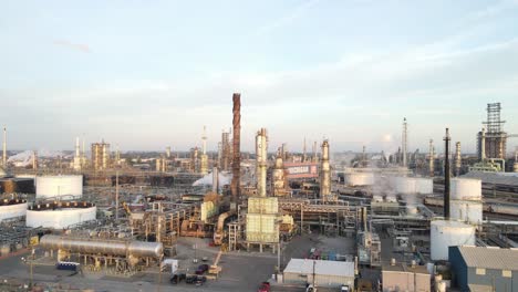 Chemical-petrol-factory-in-Michigan,-aerial-drone-view